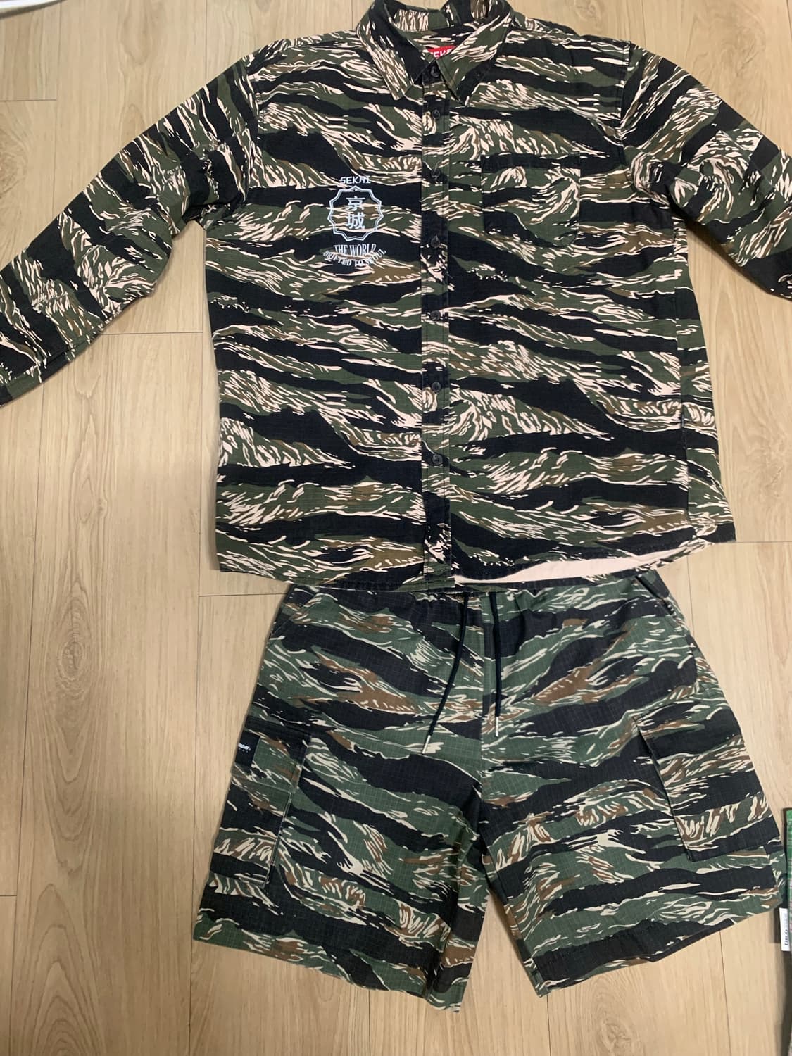 세카이 타이거 카모 셋업 세트판매합니다 상품이미지1