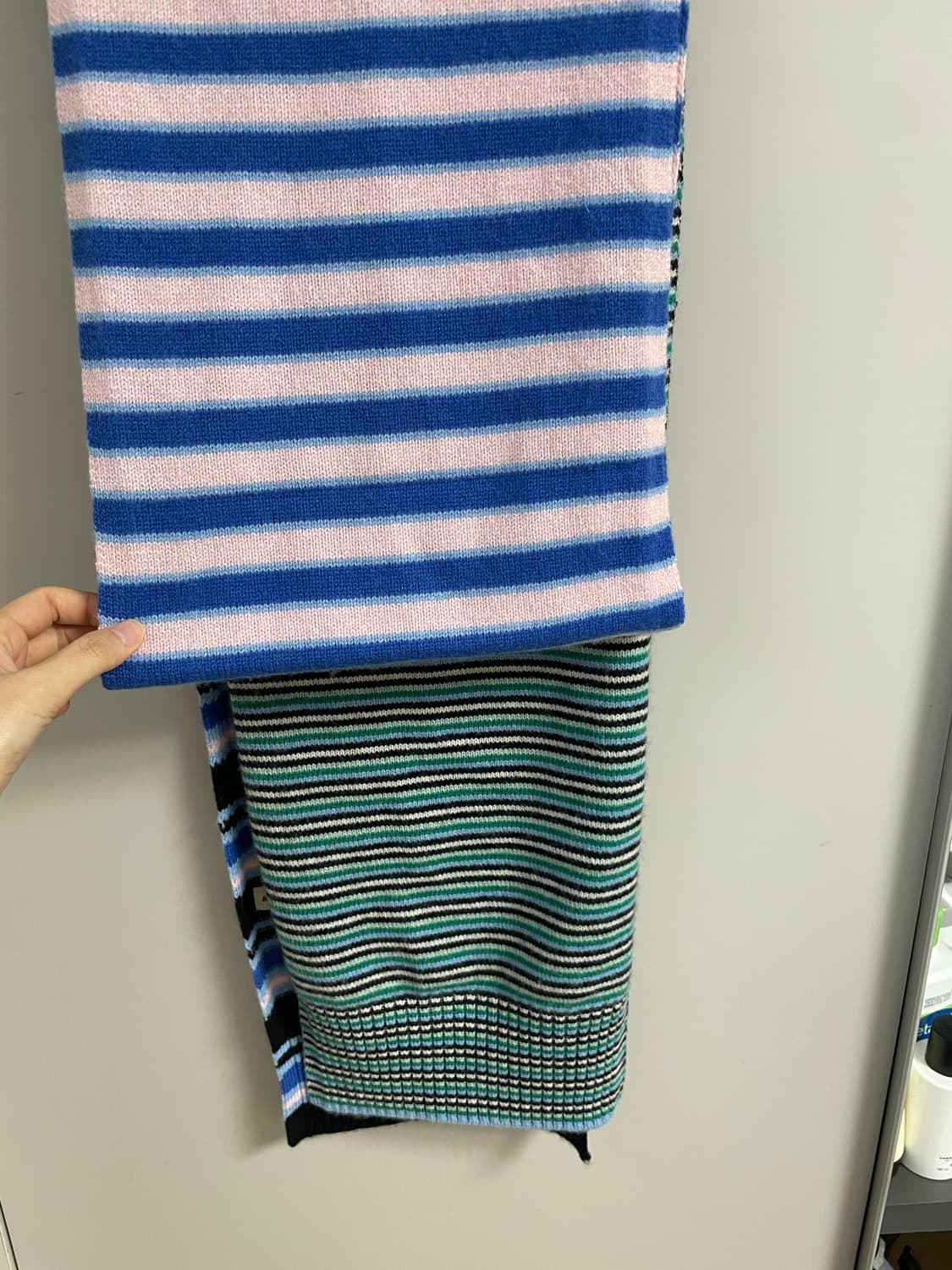 22fw 유니클로x마르니 캐시미어 스트라이프 머플러 상품이미지2