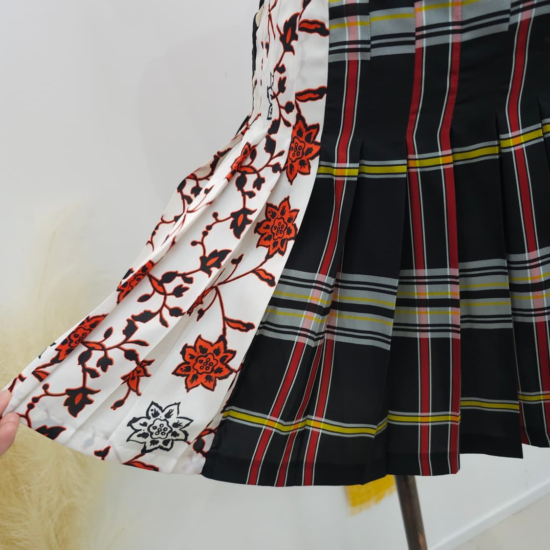 ZARA WOMAN 유니크 패턴 믹스 플리츠 스커트 상품이미지3