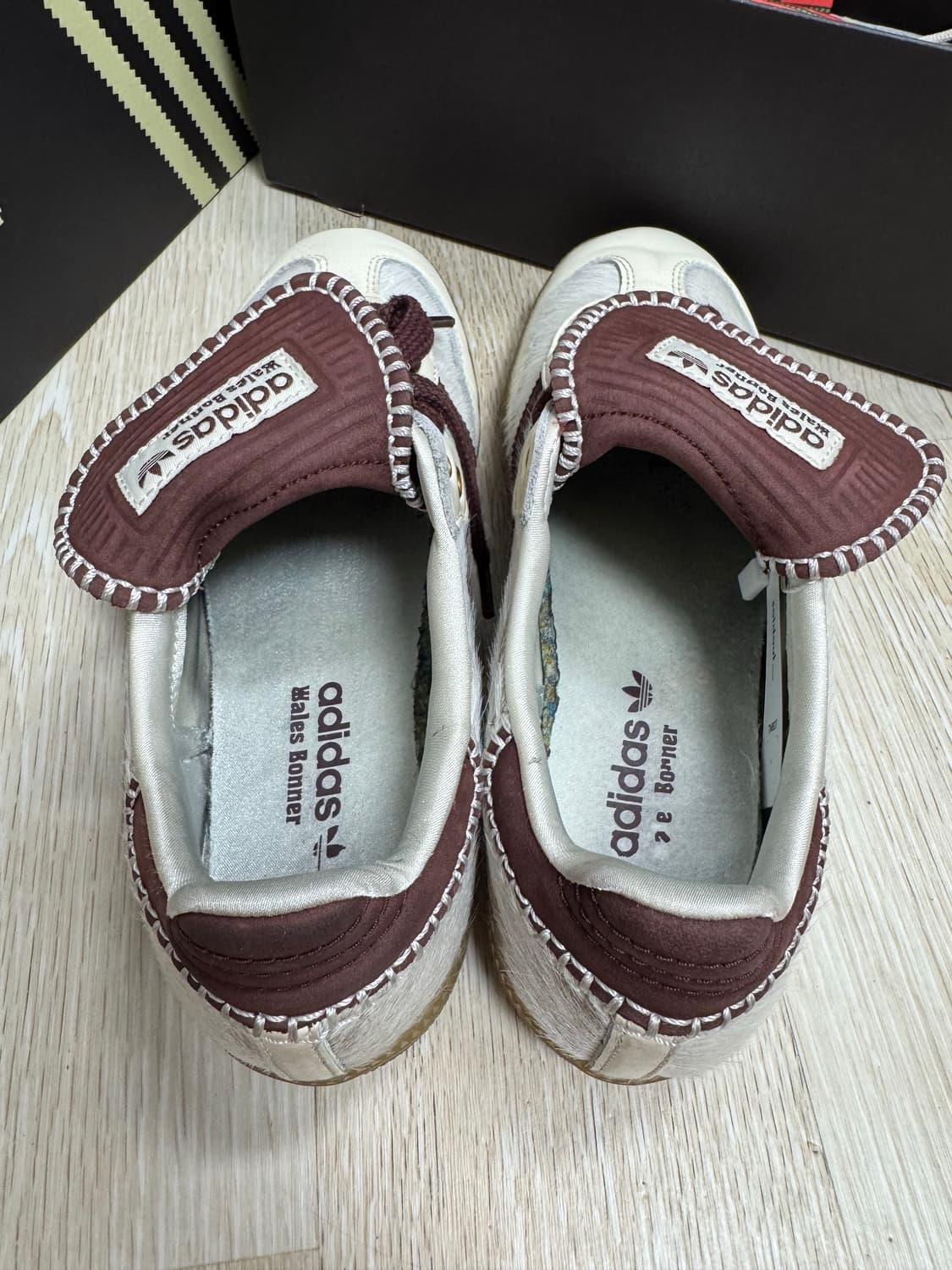 아디다스 x 웨일즈보너 삼바 미스테리 브라운 상품이미지3