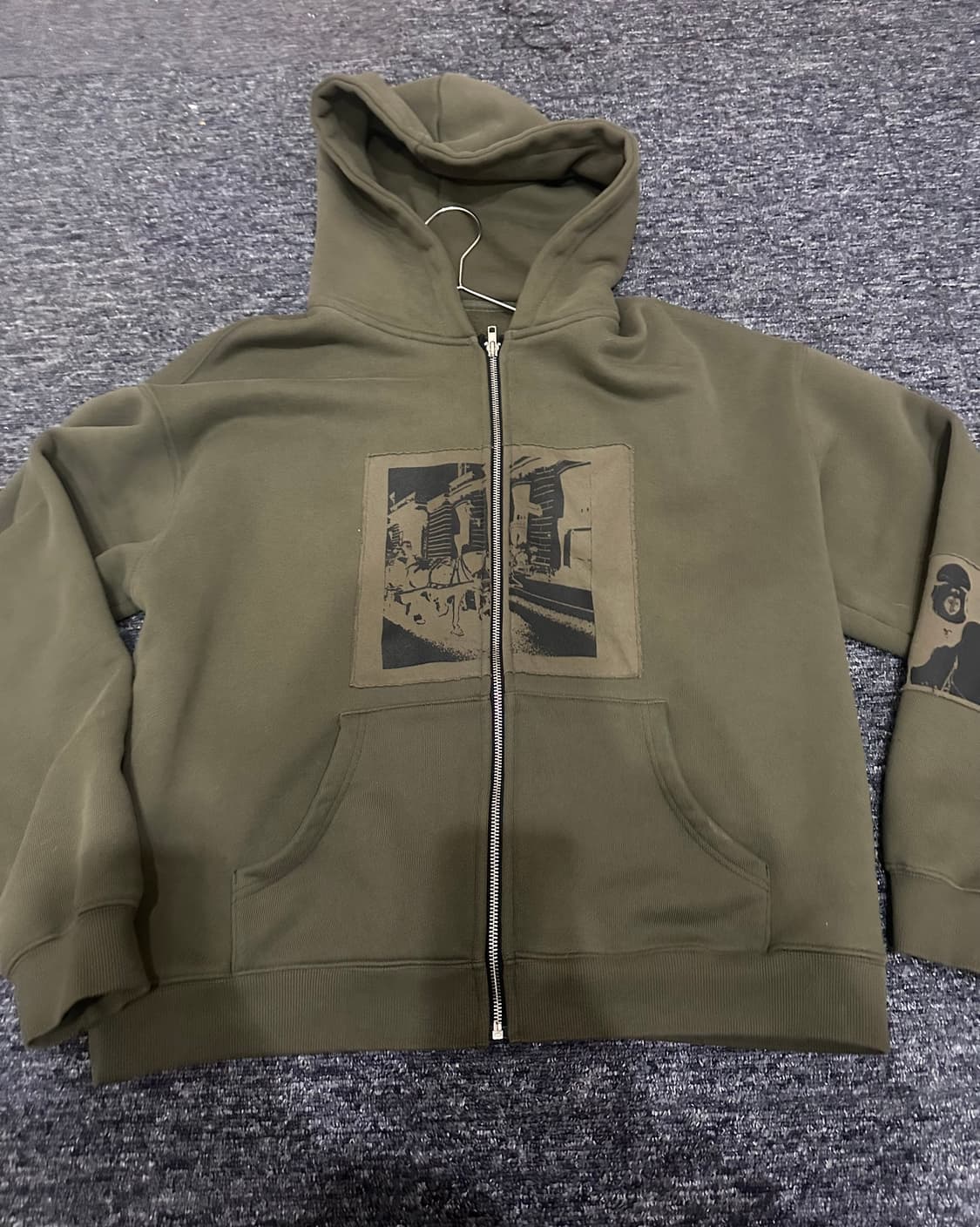 에모스탠스클럽 워시드 비엔나 홀스 패치 후드집업 카키 상품이미지2