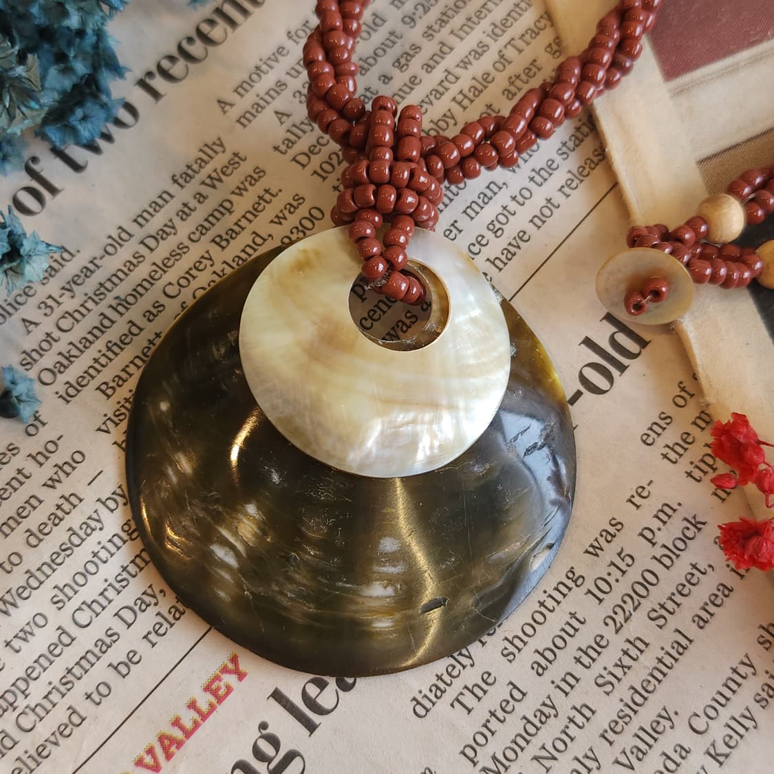 90s 프랑스 빈티지 쥬얼리 에스닉 레드문 자개 목걸이 보헤미안 스타일 상품이미지3