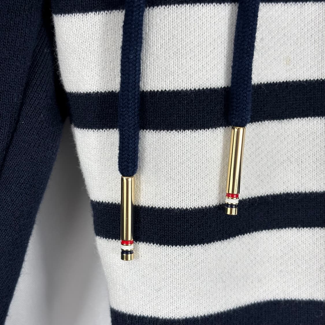 (정품,새상품급)톰브라운 루프백 사선 클래식 스웨트팬츠 네이비 상품이미지3