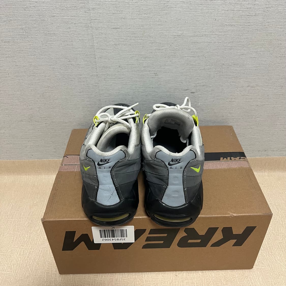나이키 에어맥스 95 OG 네온 옐로우 상품이미지3