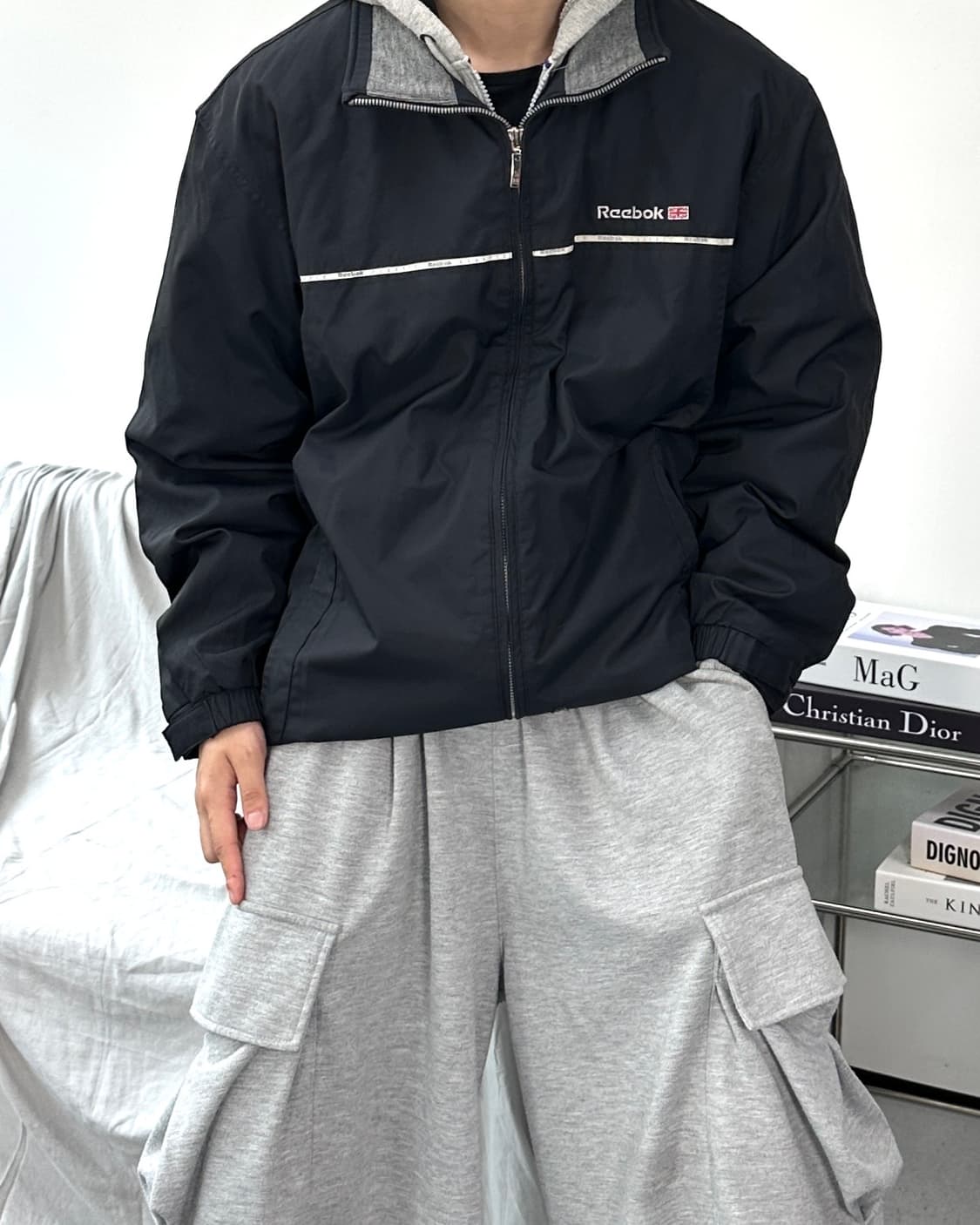 리복 올드스쿨 스몰로고 블랙 바람막이 L 상품이미지2