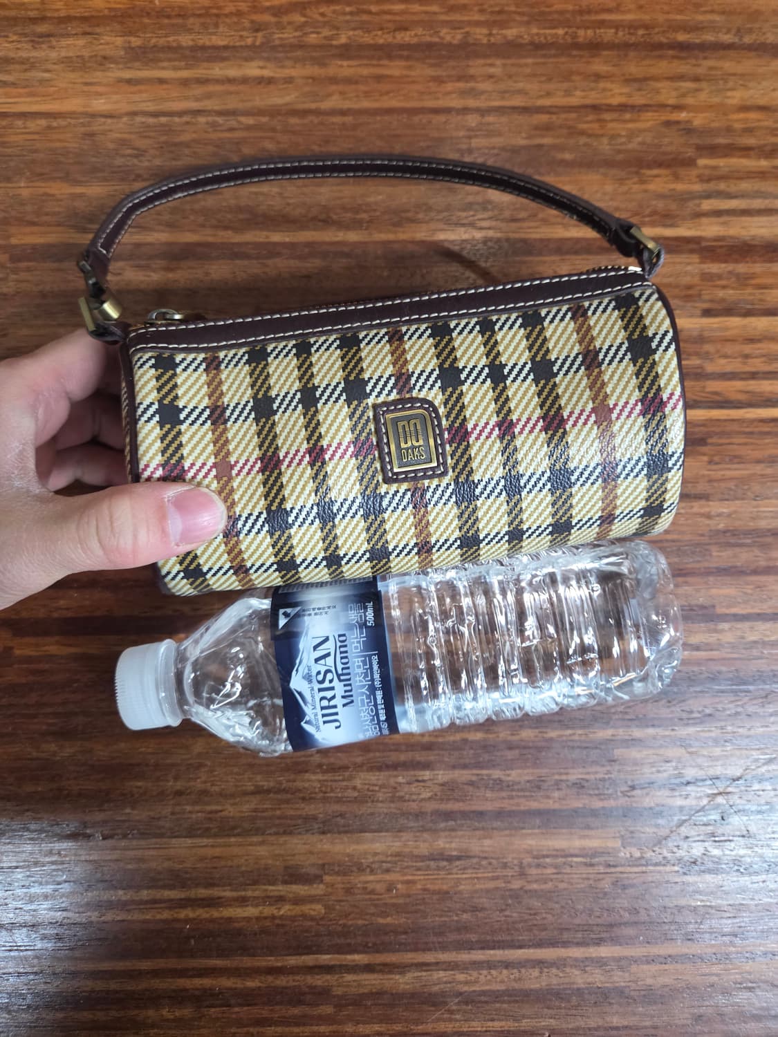 닥스 미니 원통 파우치 가죽 가방  상품이미지5