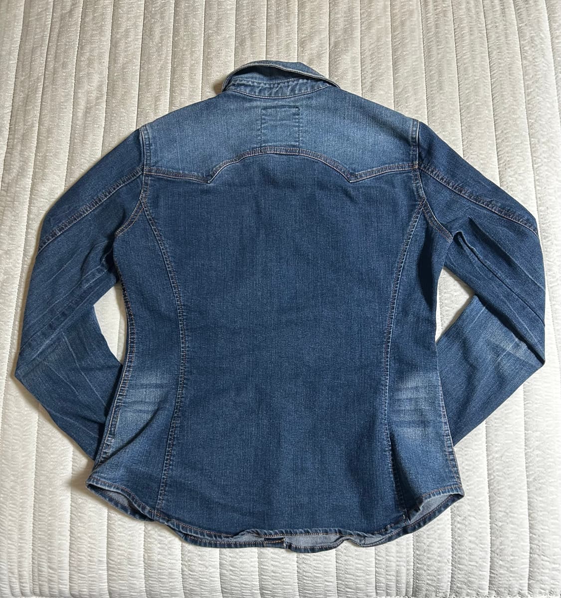 버커루 여성 슬림핏 데님 셔츠 (S) 상품이미지2