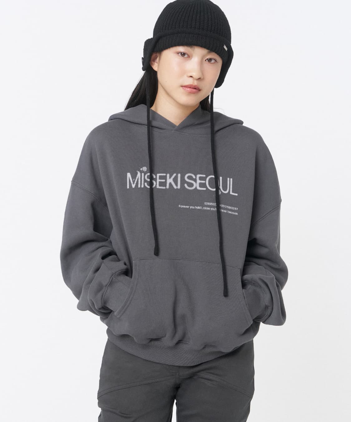 미세키서울 Logo sweat hoodie CHARCOAL 상품이미지2