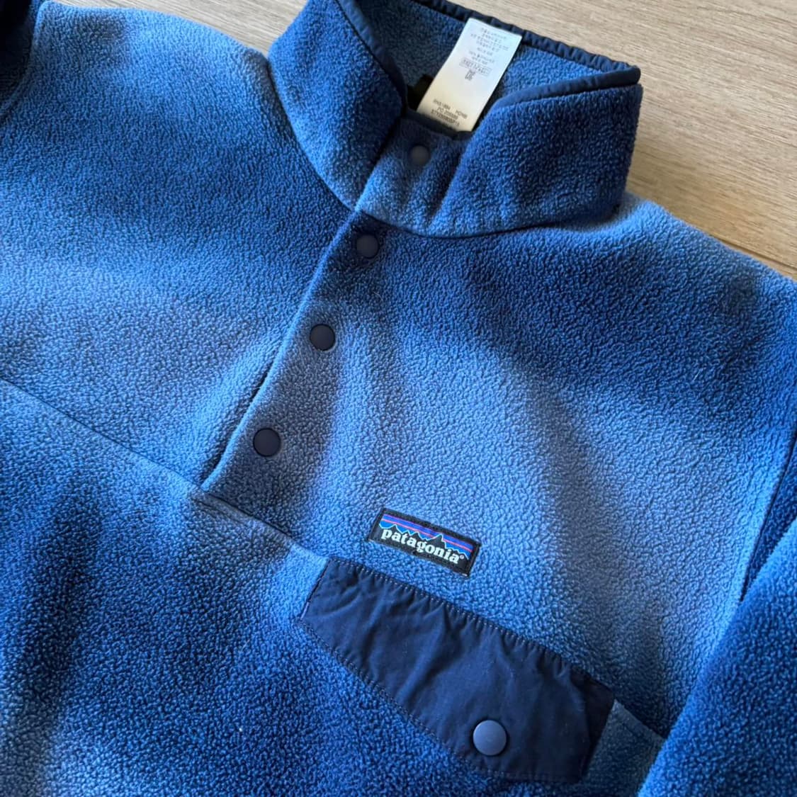 15FW 파타고니아 클래식 신칠라 스냅-티 플리스 풀오버 블루 그라데이션 상품이미지2