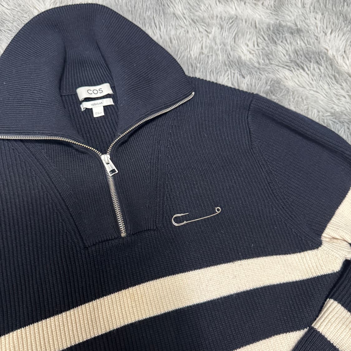 cos 코스 반집업 울 니트 XL사이즈 상품이미지2