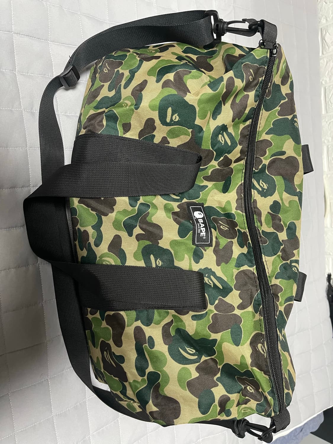 베이프 잡지부록 더플백 카모패턴 S급 상품이미지1
