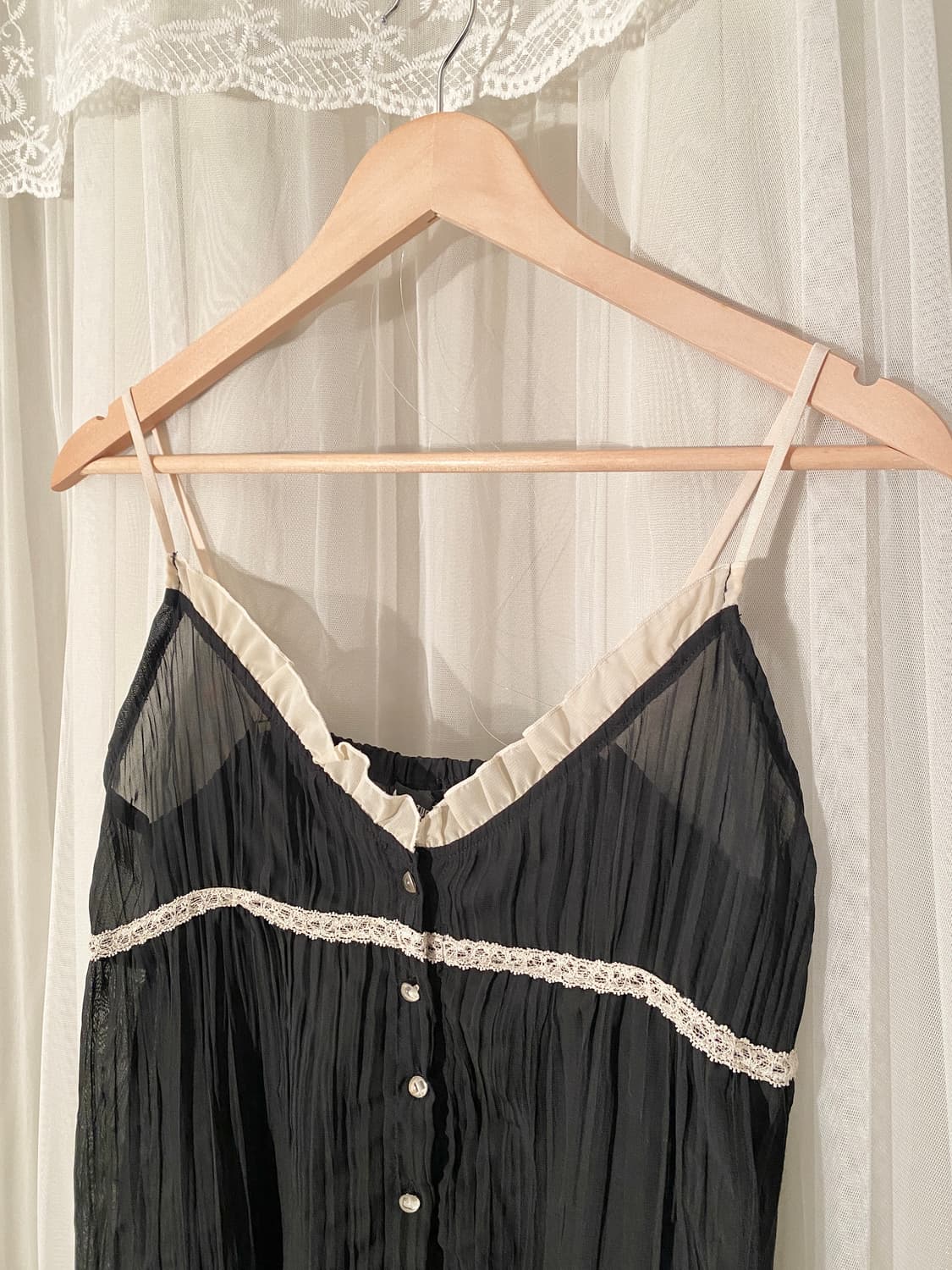 Black Lace Ruffle Sheer Slip Top 상품이미지2