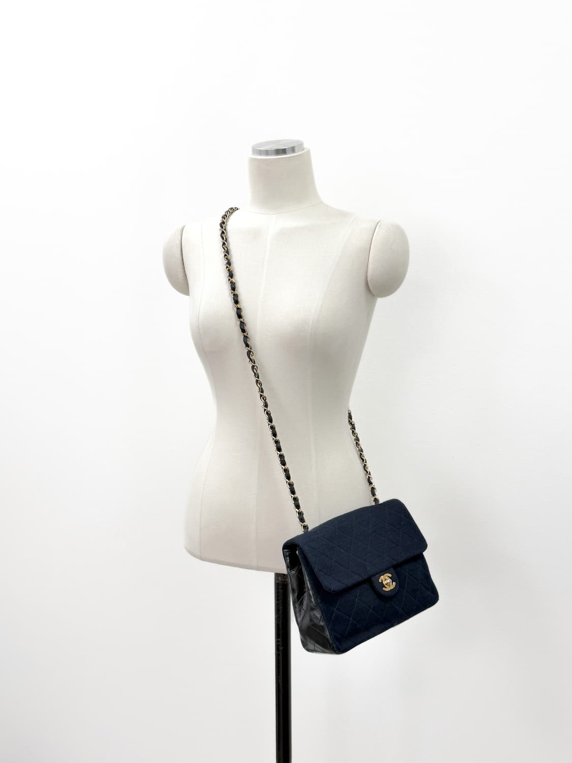 샤넬 1번대 빈티지 네이비 저지 믹스 미니 플랩 크로스백 상품이미지10