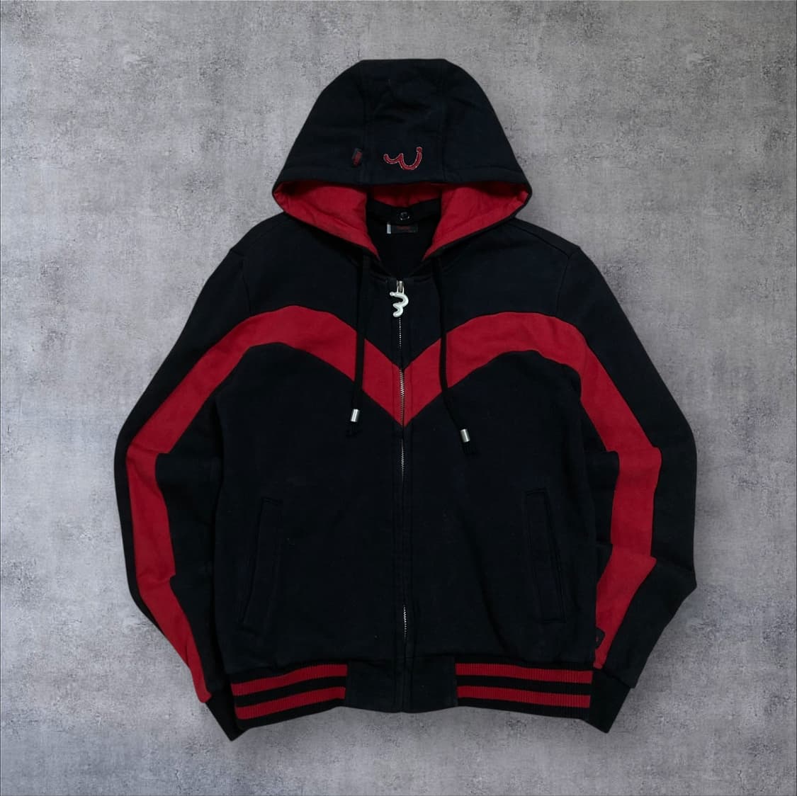 에비수 로고 라인 블랙 후드 집업 상품이미지1