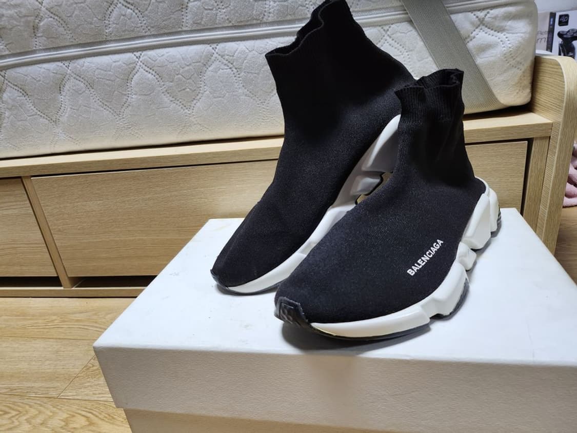 발렌시아가 스피드러너 (260-265mm) 상품이미지1