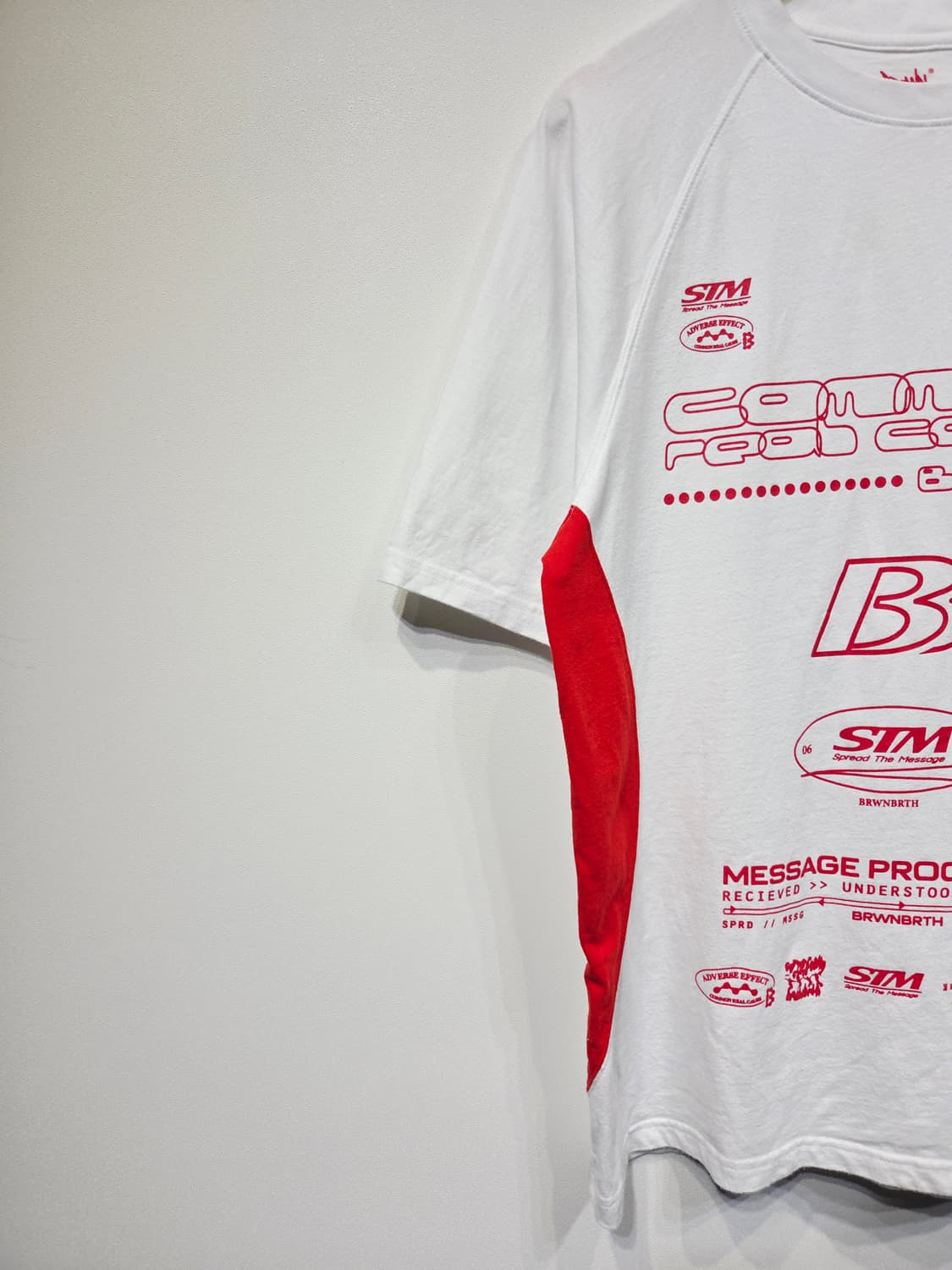 브라운브레스 그래픽 배색 라글란 반팔 티셔츠 상품이미지4