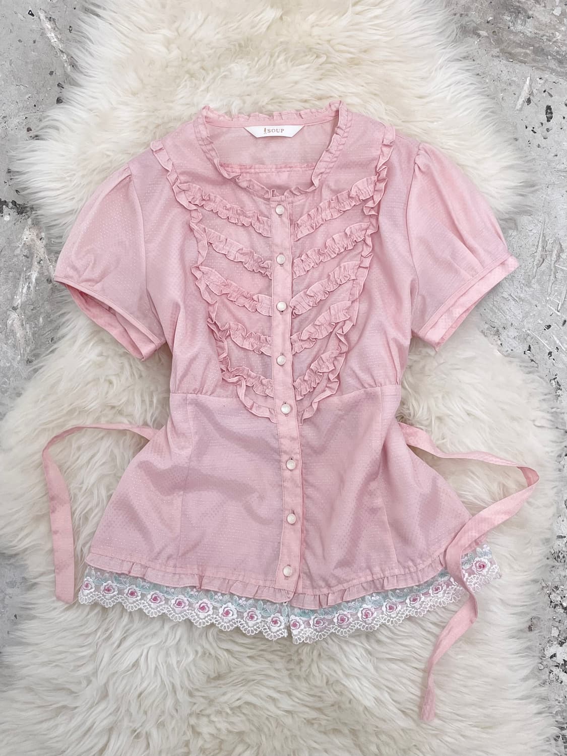 러블리 프릴 시어 버튼 블라우스 상품이미지1