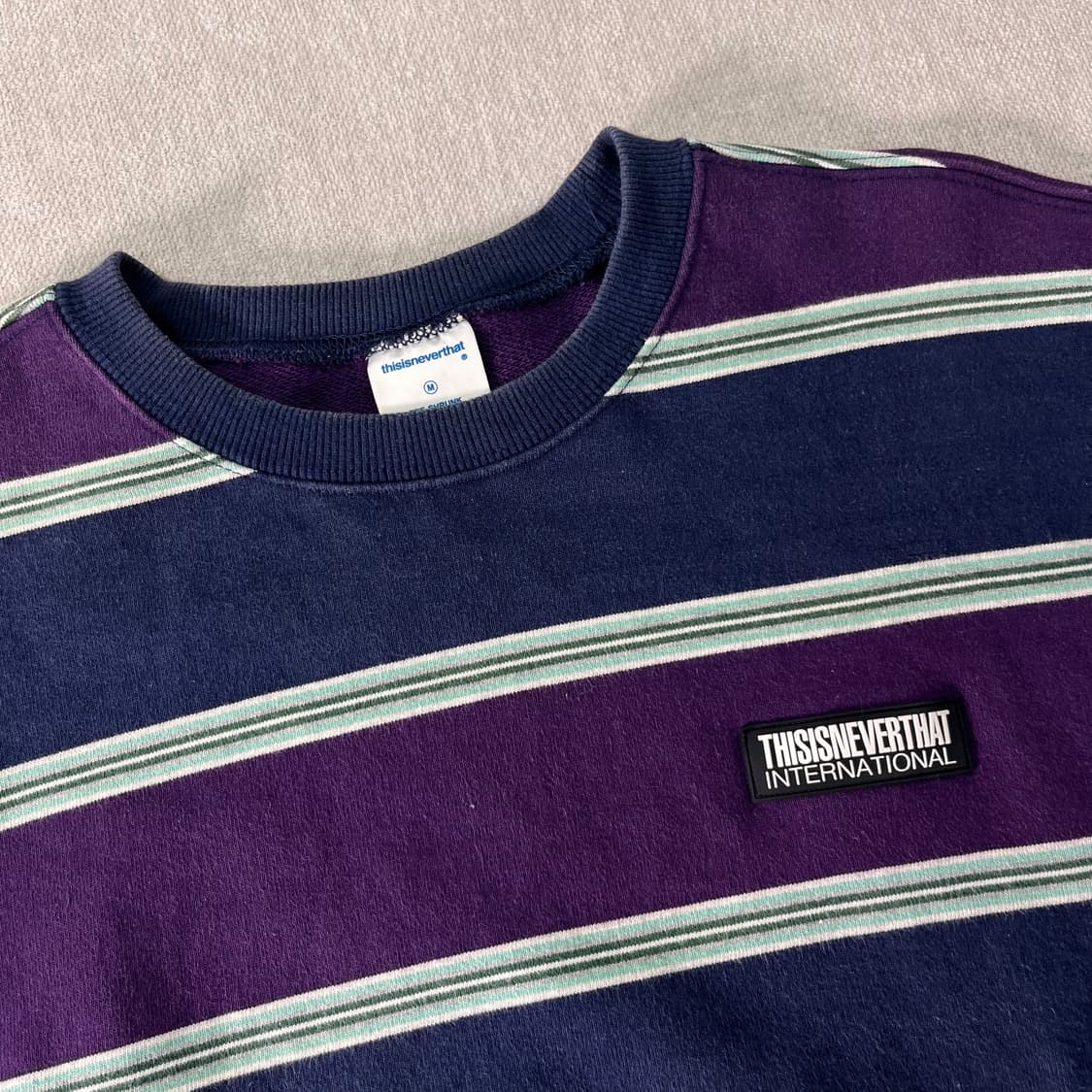 100 디스이즈네버댓 스트라이프 맨투맨 상품이미지2