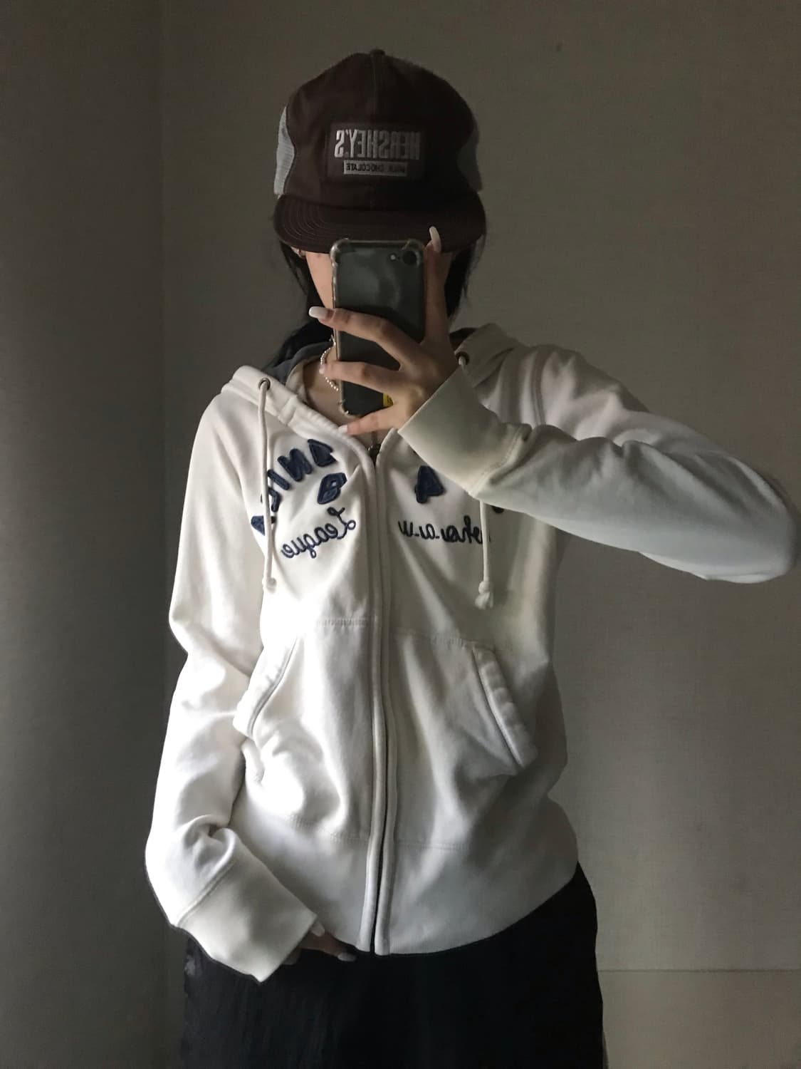 후아유 화이트 후드집업 상품이미지3