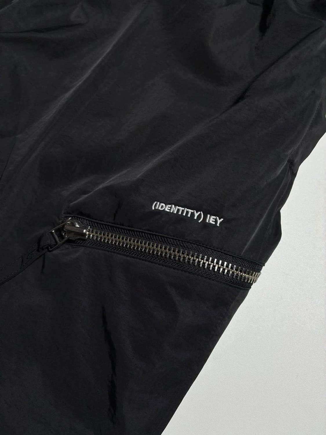 이에이 IEY 24FW 웨이브 나일론 이지 팬츠 R2026 상품이미지5