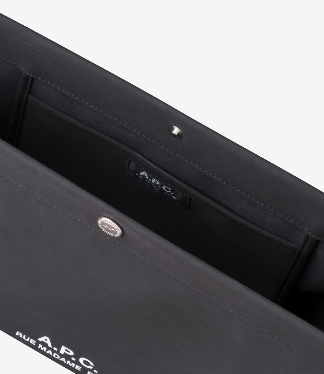 (새상품60%할인)APC 아페쎄 정품 남녀공용 저널 숄더백 나일론 블랙 상품이미지5