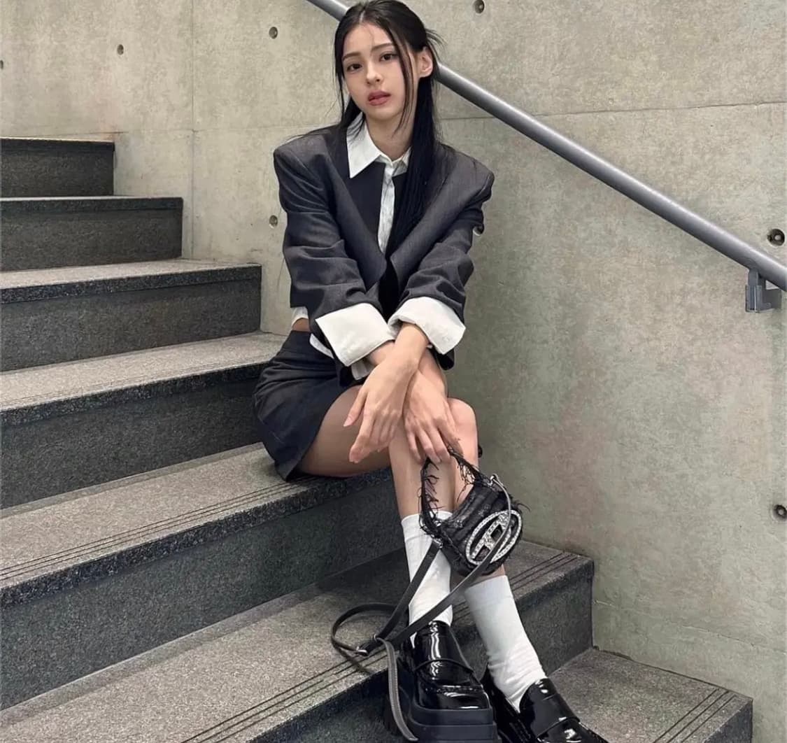 새상품 카키포인트 후크 스커트 블랙 상품이미지1