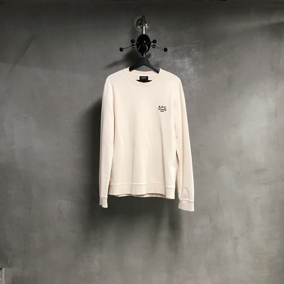 APC 아페쎄 아이보리 맨투맨 XL 상품이미지1