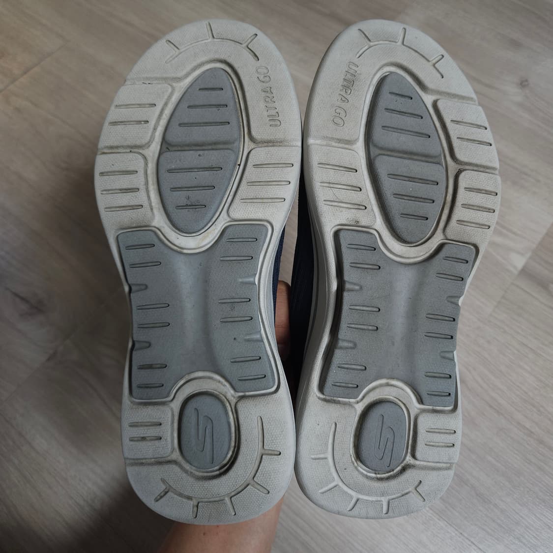 255 ) 스케쳐스 아치핏 고워크 슬립온 네이비 상품이미지7