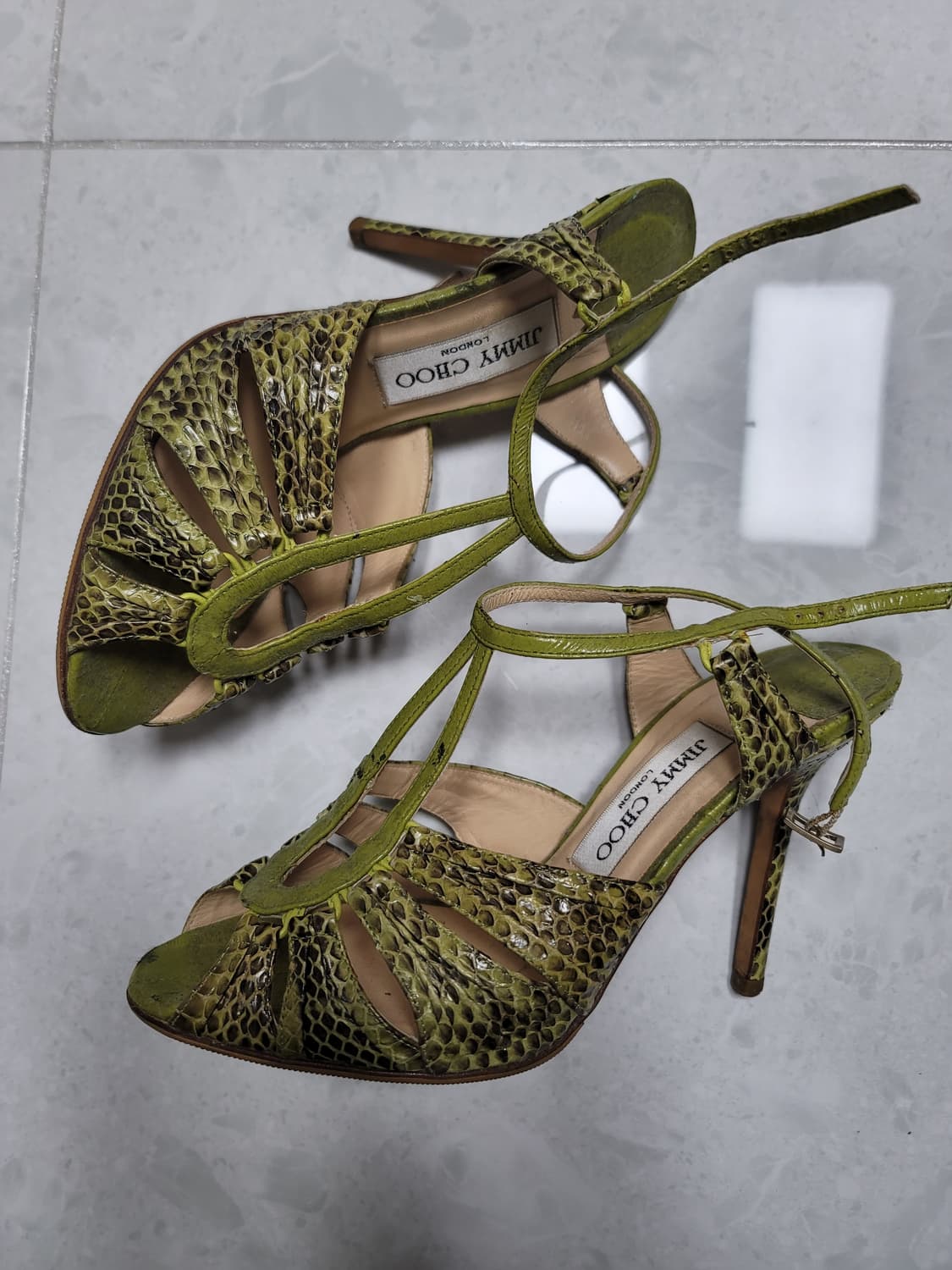 지미추 파이톤 스트랩 연두색 하이힐 37사이즈 상태굿
 상품이미지3