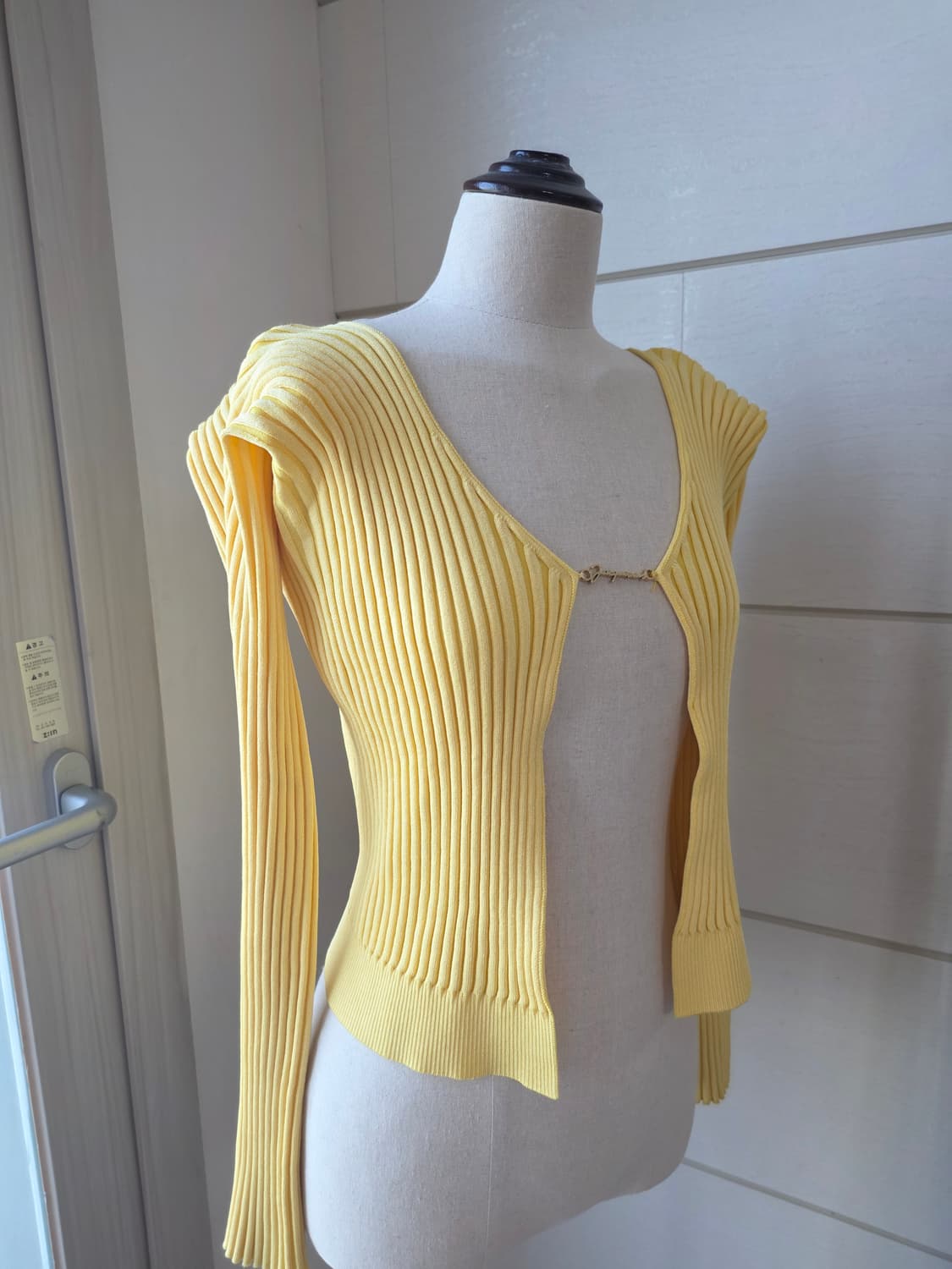 정품 자크뮈스 가디건 옐로우 fr38사이즈 상품이미지6