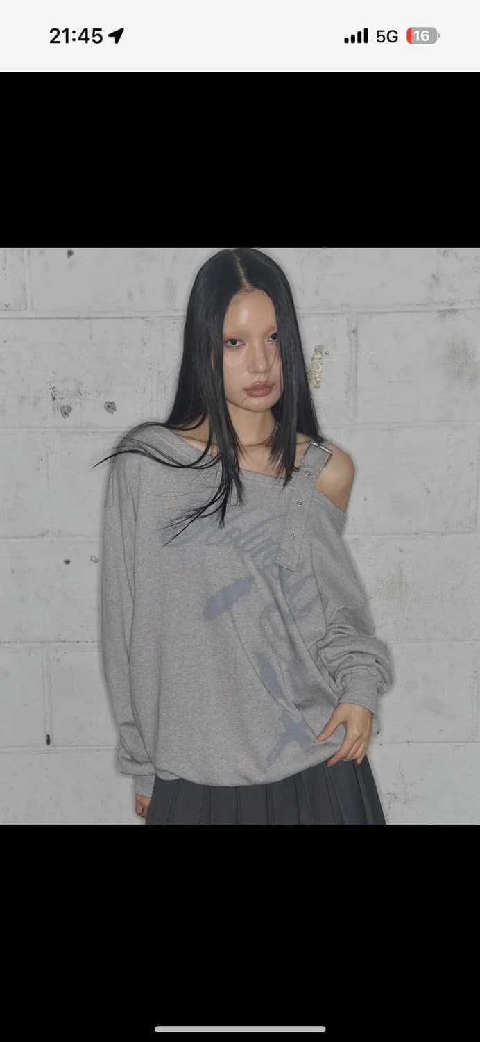 팬시클럽 원숄더 버클 스웻셔츠 그레이 상품이미지1