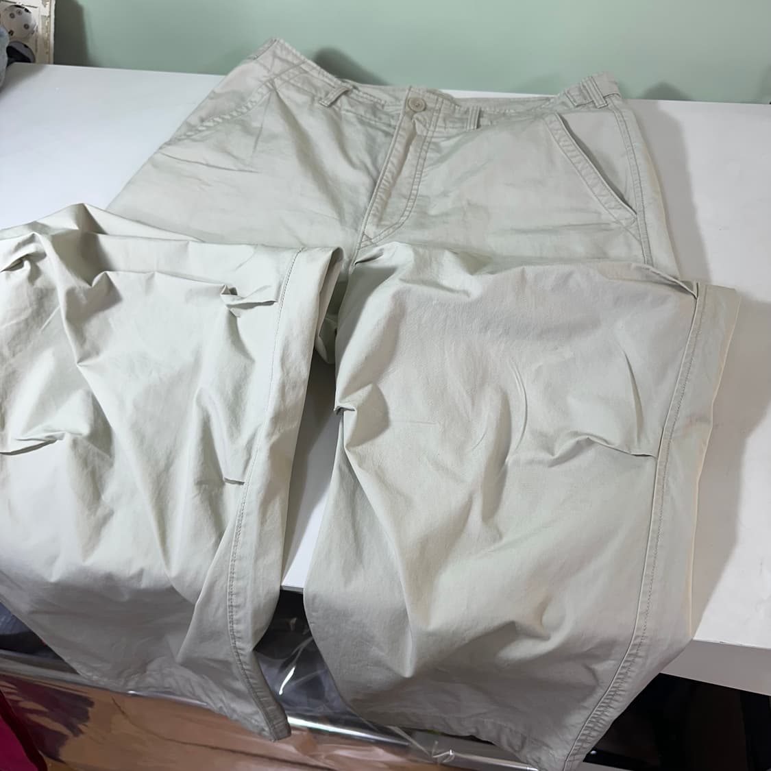 L 유니클로 시멘트그레이 세미와이드핏 부스럭코튼 파라슈트팬츠 상품이미지1