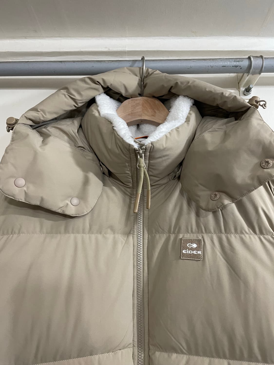 아이더 원더러 구스 다운 패딩 점퍼 베이지 남녀공용 상품이미지4
