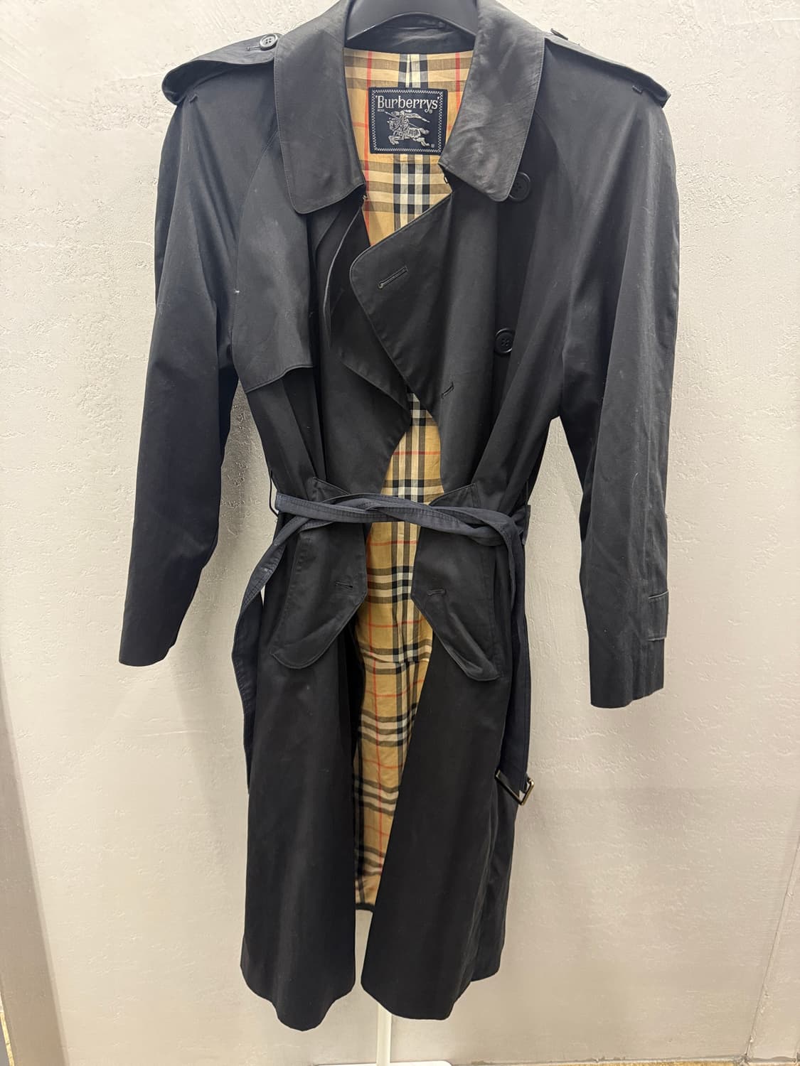 버버리 런던 정품 블랙 트렌치 코트 상품이미지2