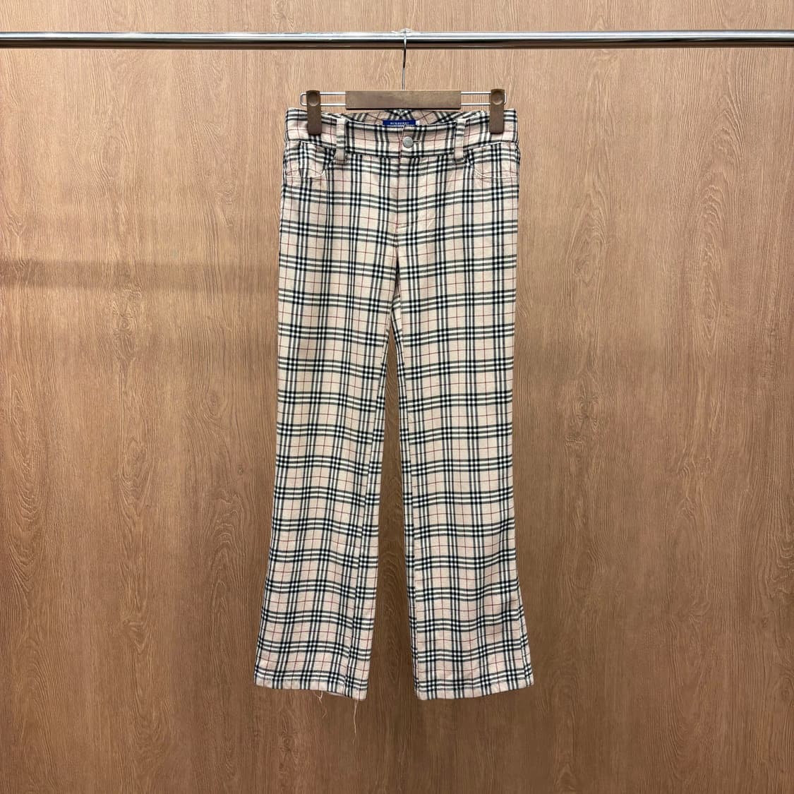 버버리 블루 라벨 스트레이트 팬츠 노바 체크 패턴 부츠컷 디테일 베이지 상품이미지2