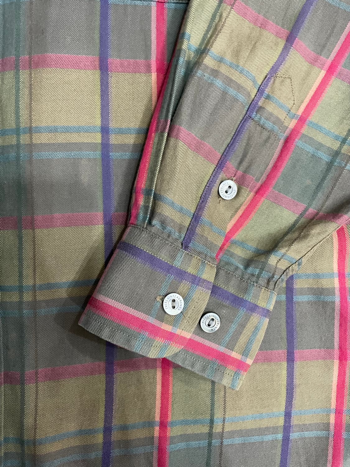 입생로랑 YSL 자수 로고 체크 셔츠 상품이미지6