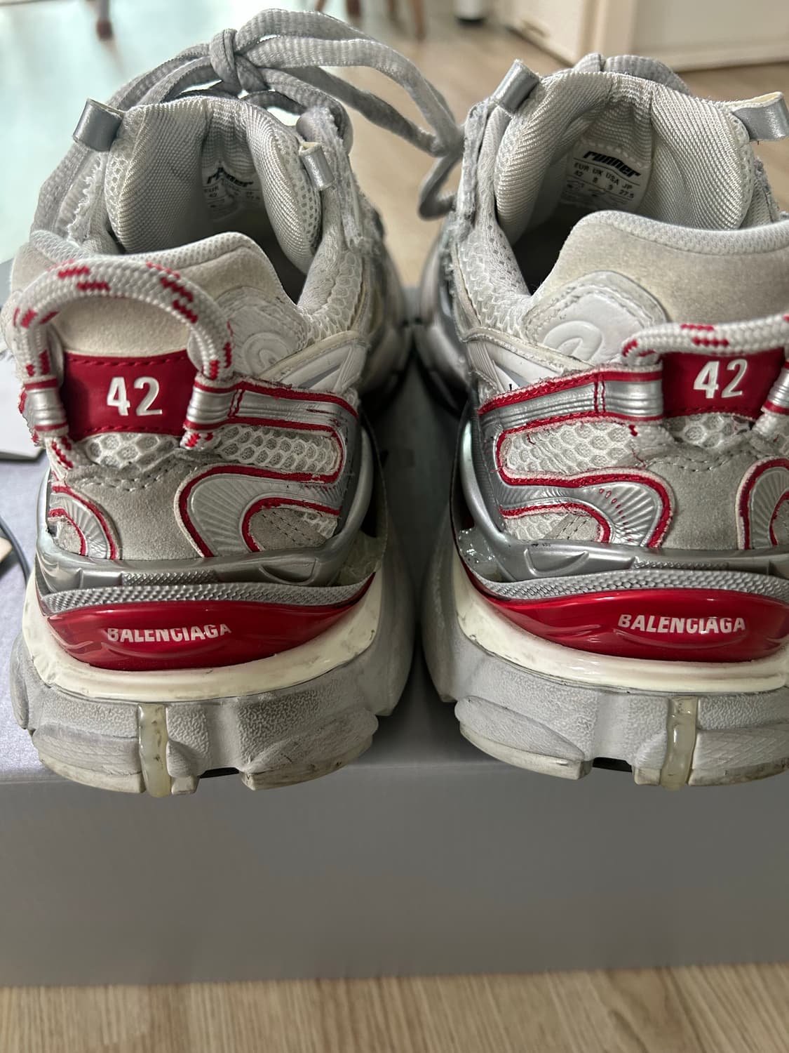 [42] 발렌시아가 러너 2.0 스니커즈 화이트 그레이 레드 상품이미지4
