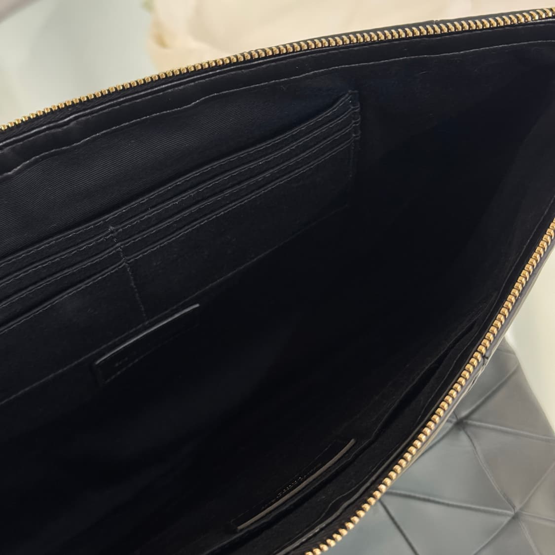 [정품] 입생로랑 제이미 퀄팅 클러치 라지 상품이미지5