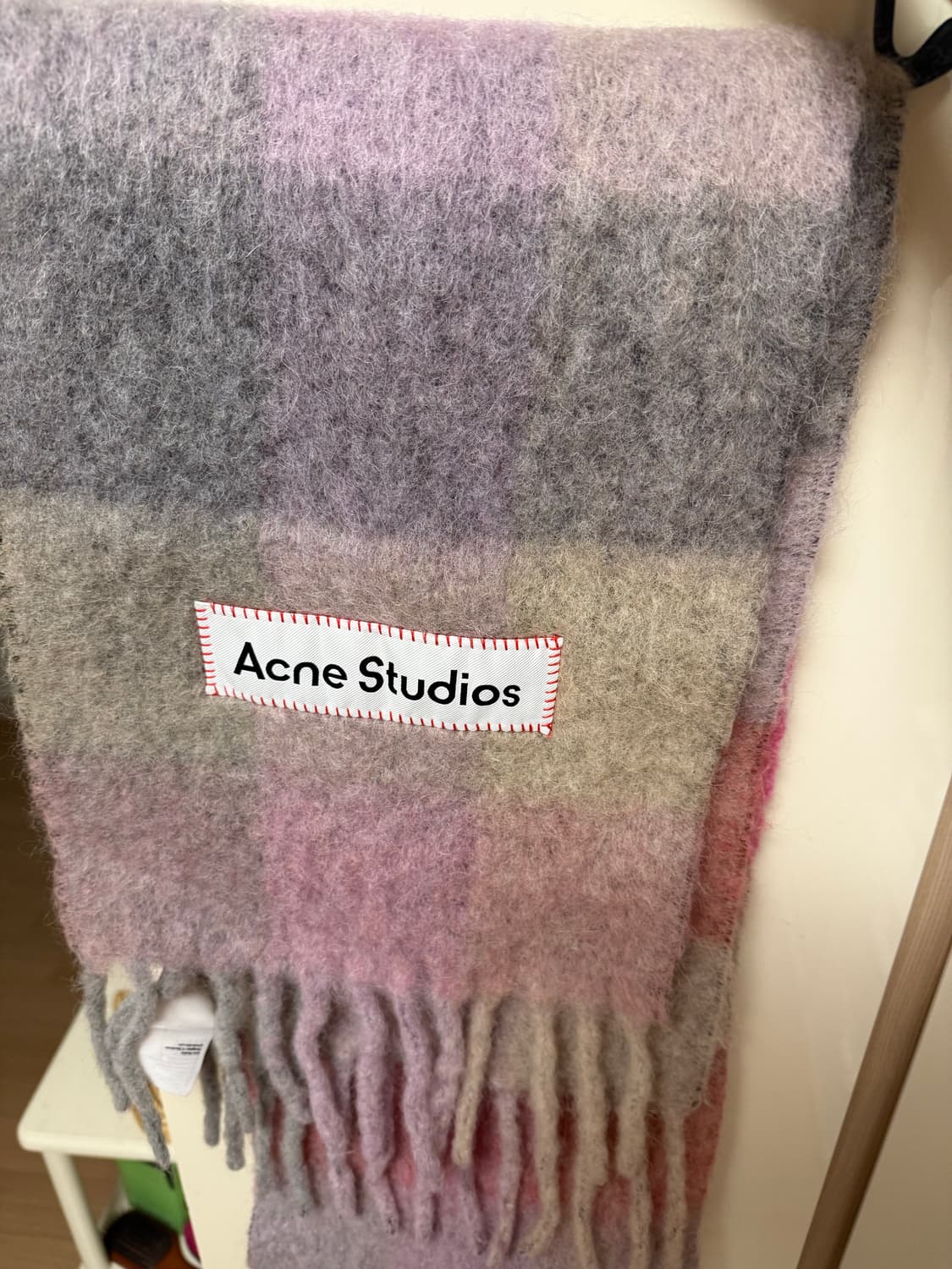 아크네스튜디오 머플러 상품이미지2