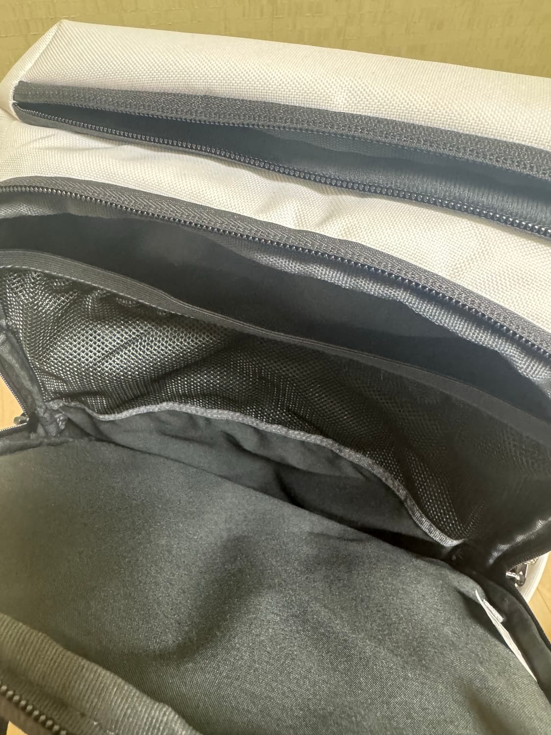 나이키 훕스 엘리트 백팩 화이트 블랙 상품이미지3