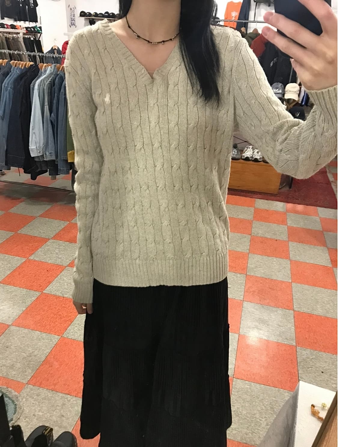 폴로 브이넥 니트 상품이미지1