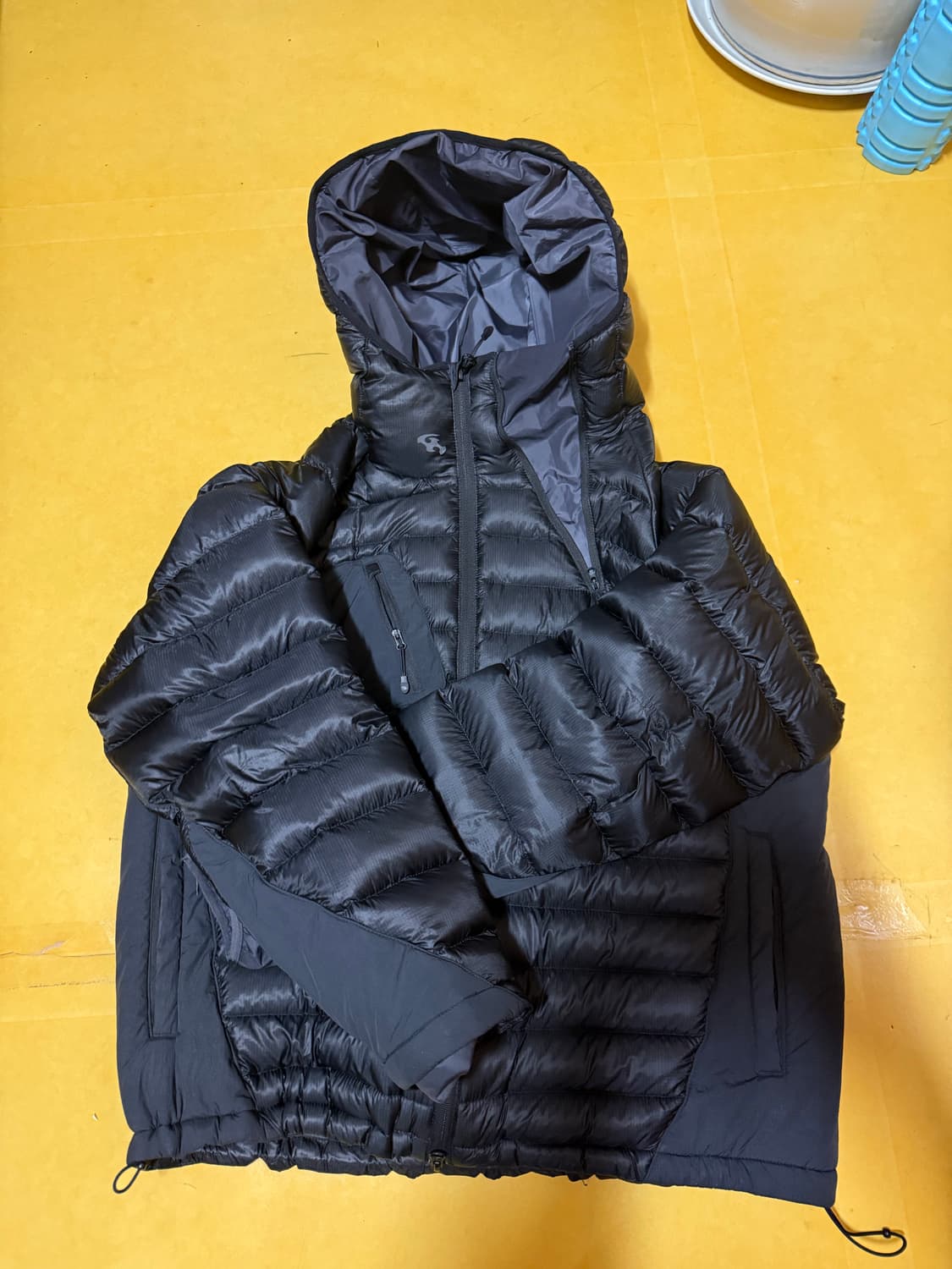 산산기어 패널드 푸퍼 자켓 24FW 상품이미지1