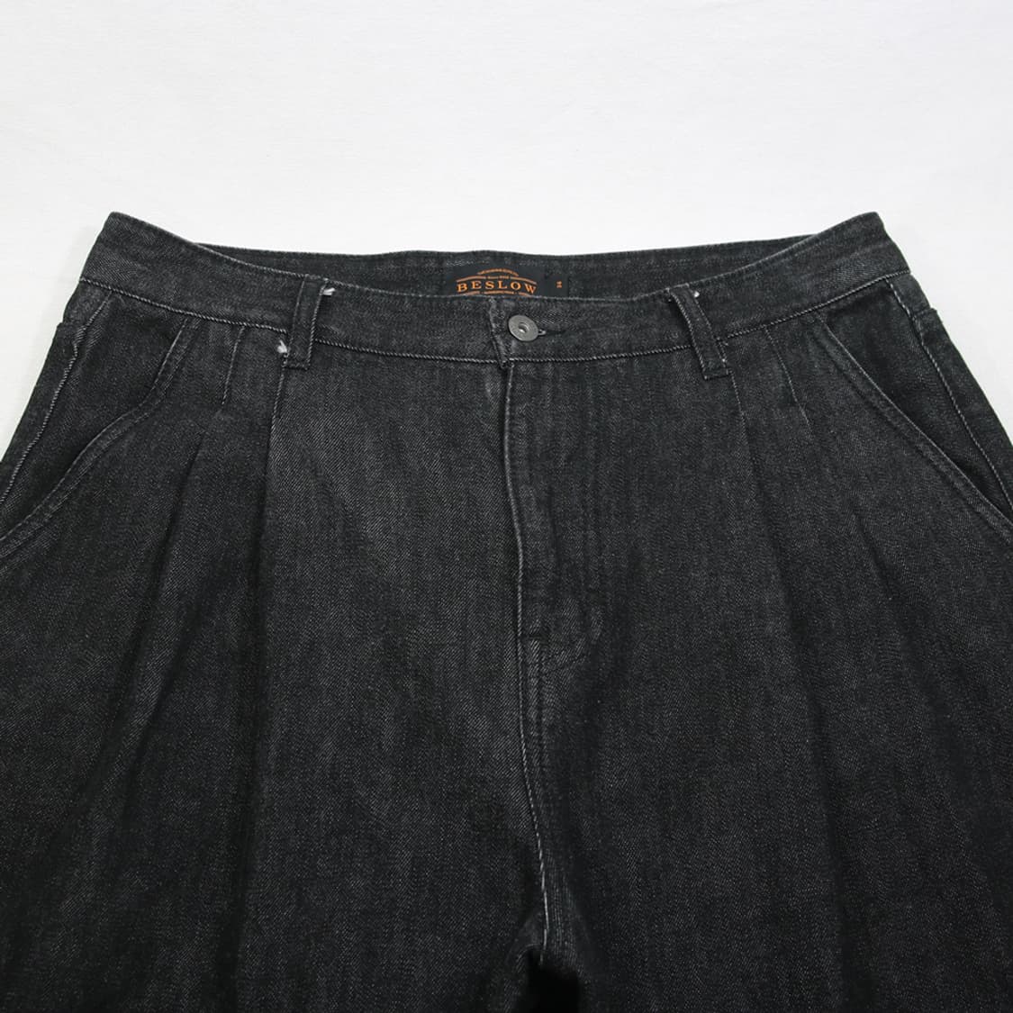 (착용컷) BESLOW 와이드 셀비지 데님 팬츠 (남성용 33.5-34) 상품이미지4