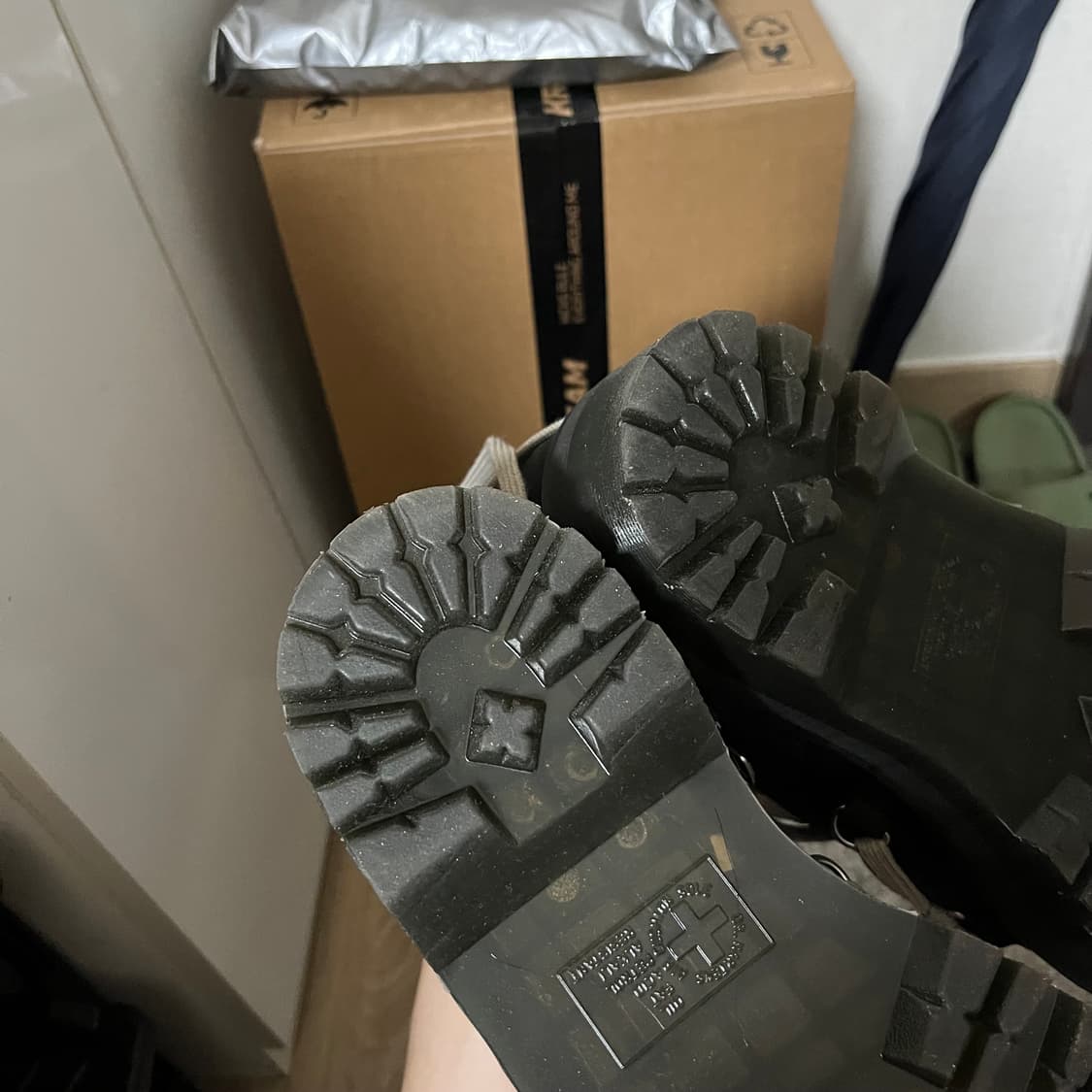 릭오웬스 닥터마틴 메가레이스 쿼드솔 270 uk8 상품이미지7