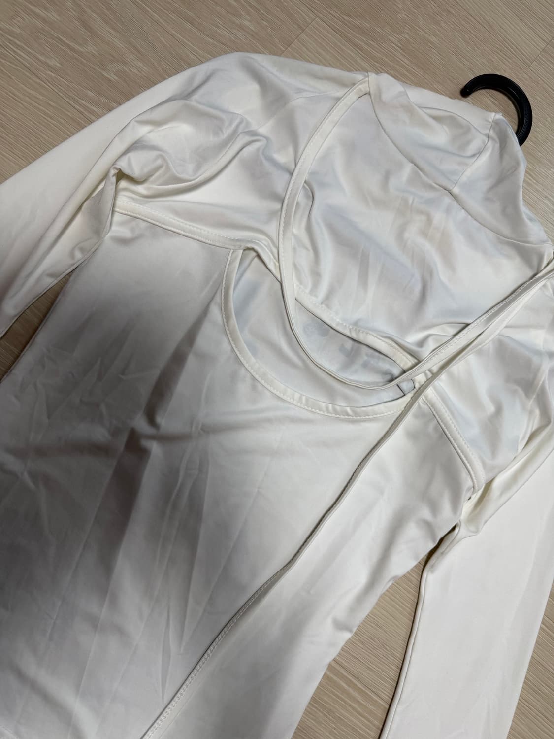 플레어업 Cut-out Turtleneck Long Sleeve 상품이미지8