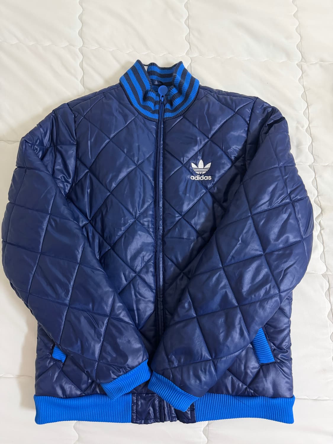 아디다스 퀄팅 경량패딩 상품이미지1