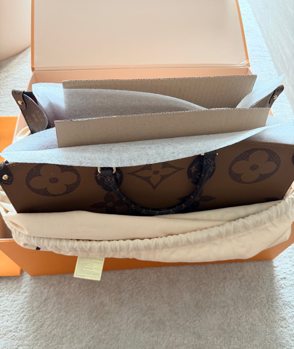 루이비통 온더고gm 상품이미지3