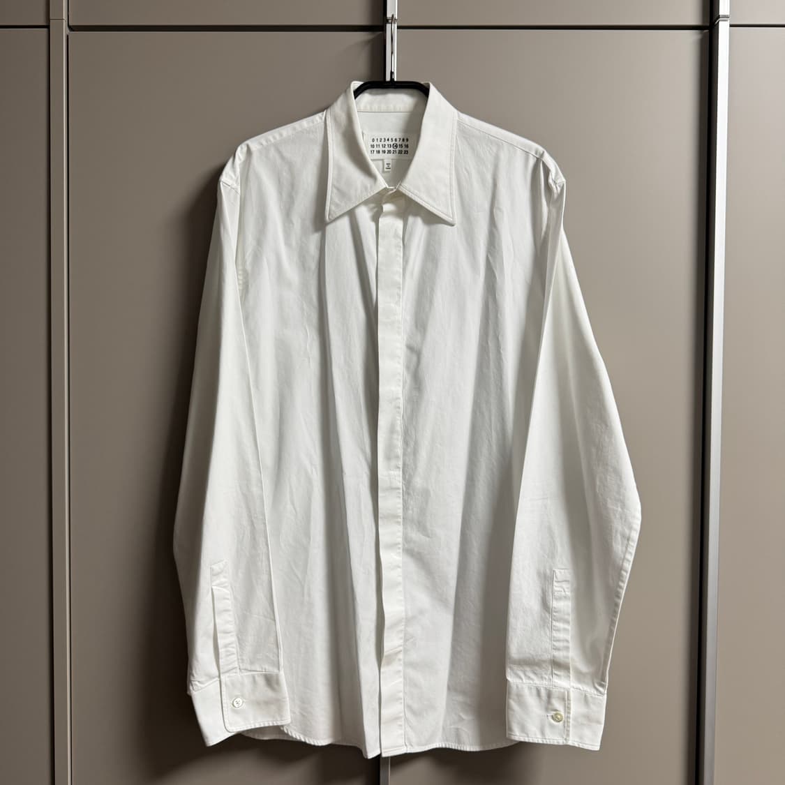 메종 마르지엘라 히든 버튼 화이트 셔츠 41 사이즈 새상품 상품이미지1