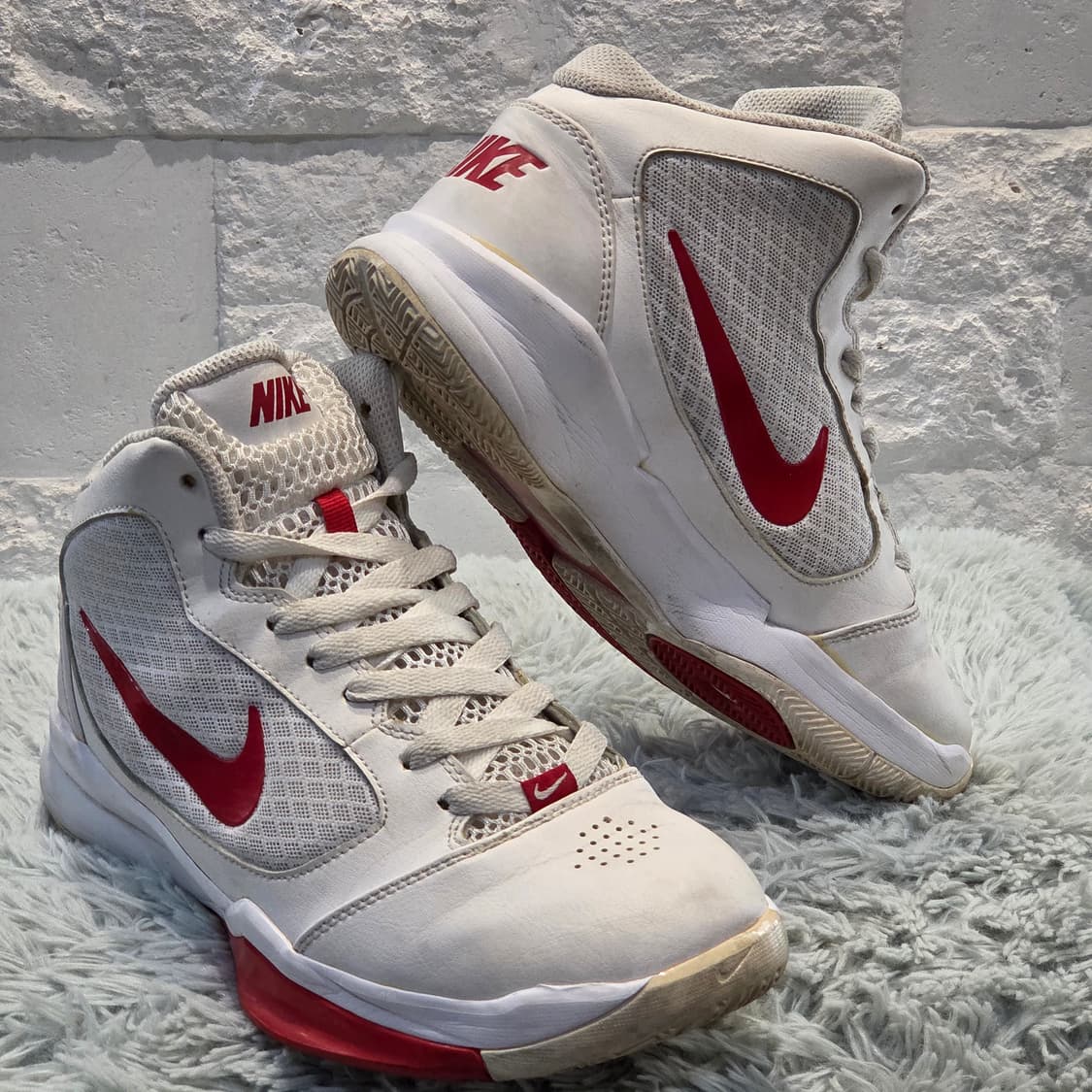 3q-1:나이키 레드 스우시 하이컷 농구화 화이트/레드 (23.5cm) 상품이미지4