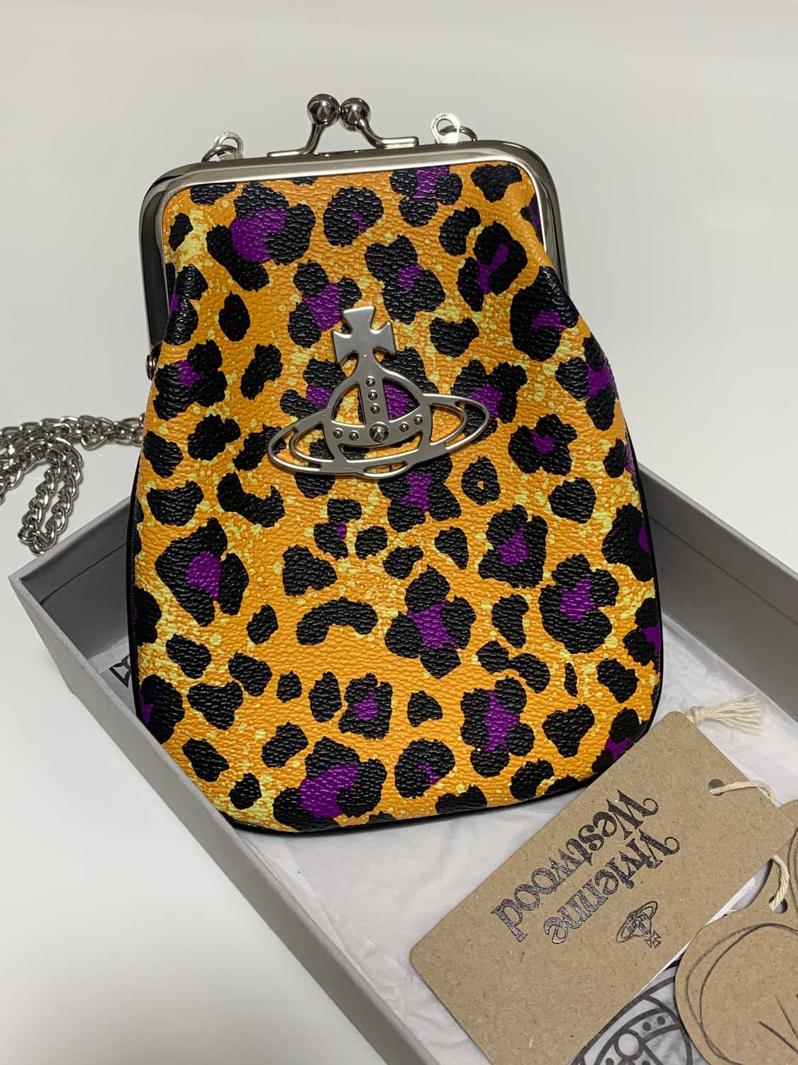 비비안 웨스트우드 애니 미니 야스민 체인 지갑 상품이미지5